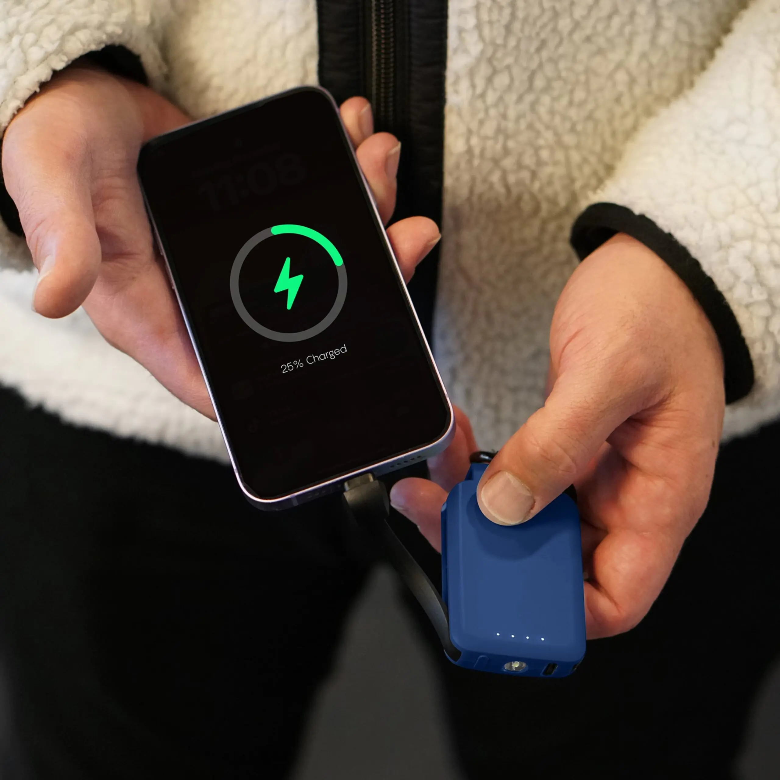 4000mAh Key Fob Universal Power Bank with Built-In Charging Cables - Image 8