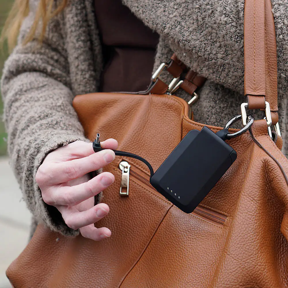4000mAh Key Fob Universal Power Bank with Built-In Charging Cables - Image 3