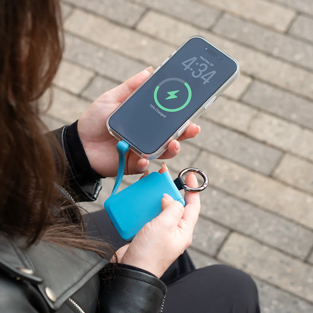 4000mAh Key Fob Universal Power Bank with Built-In Charging Cables - Image 4